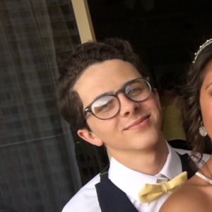 Meet your Posher, Avery